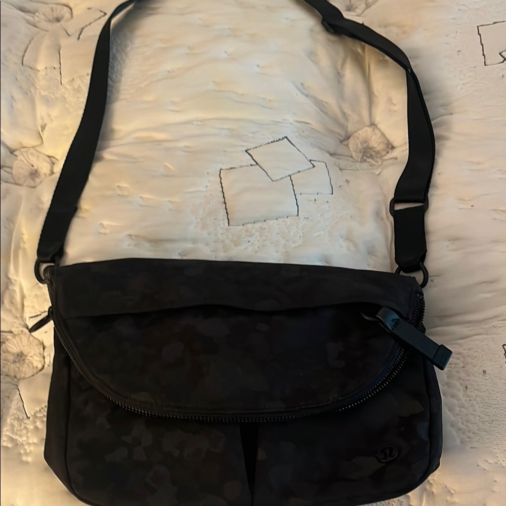 Lululemon Athletica camo black  Crossbody Bag festival bag 5L